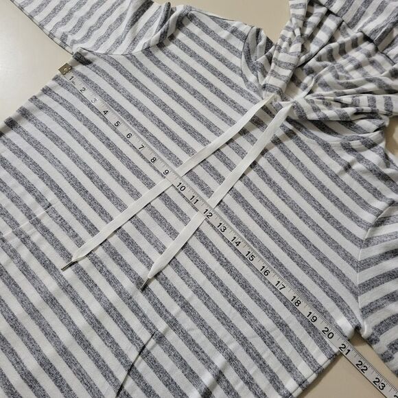 Market & Spruce Perine Pocket Gray Stripe Hooded Long Sleeve Pullover Top - Picture 7 of 15